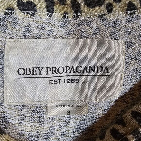 Women's shirt top small, tan with black dots, cheetah print brand obey - Picture 6 of 11